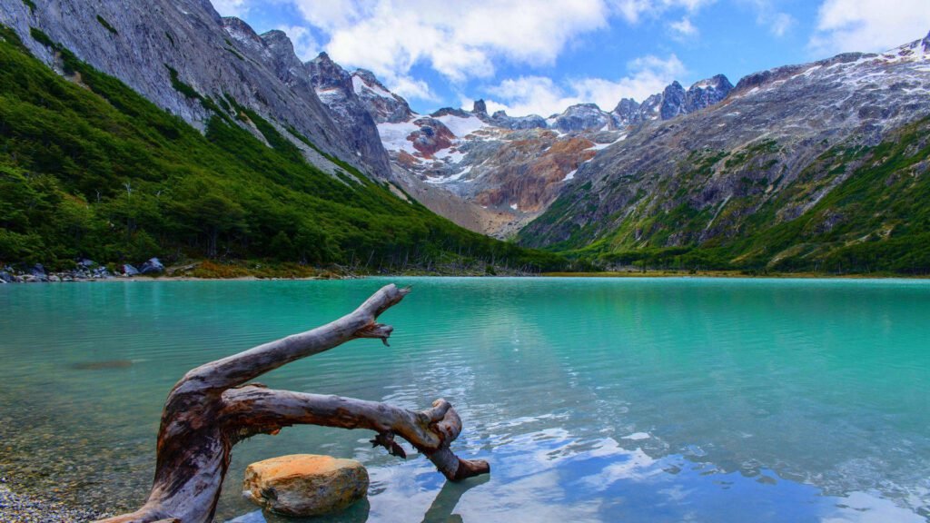 Paquete aventura en Ushuaia para conocer la laguna esmeralda