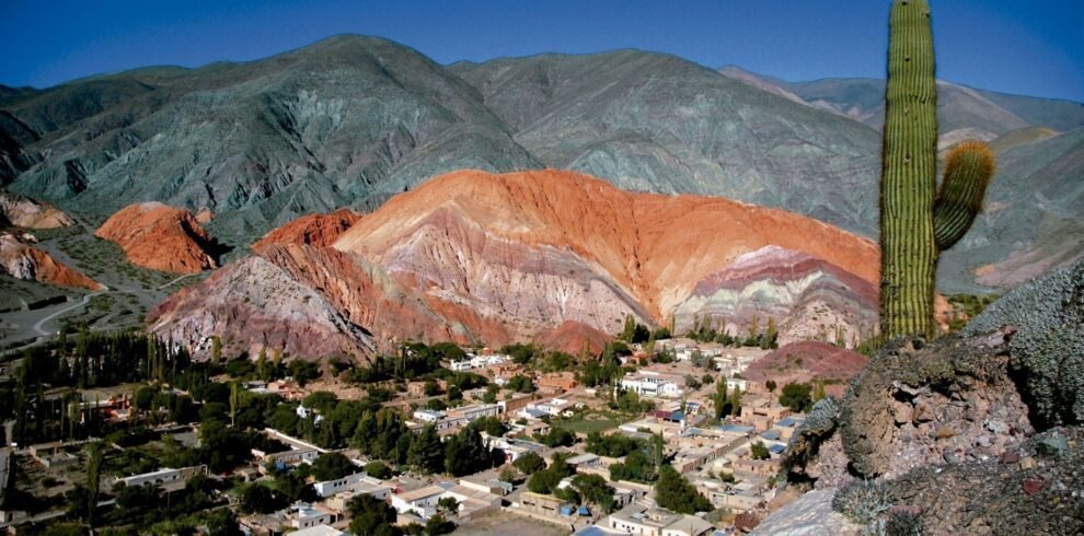 Explora los paisajes impresionantes que te esperan en nuestro circuito al Norte Argentino.