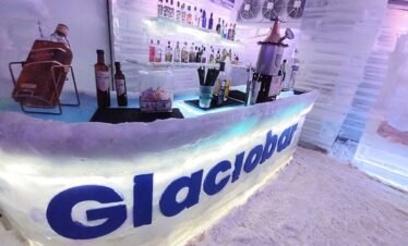 conoce el Glaciobar con nuestra excursion